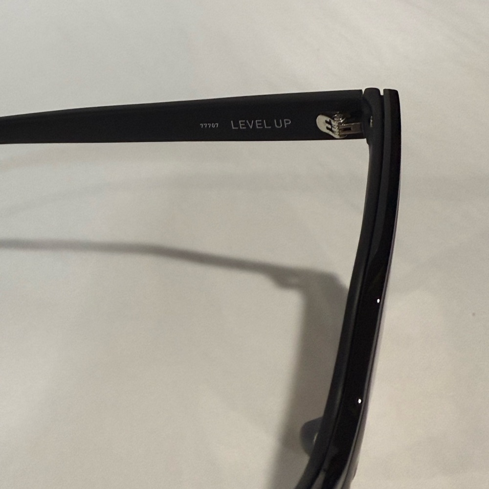 Quay Australia Black Square Gradient Sunglasses - Picture 11 of 12